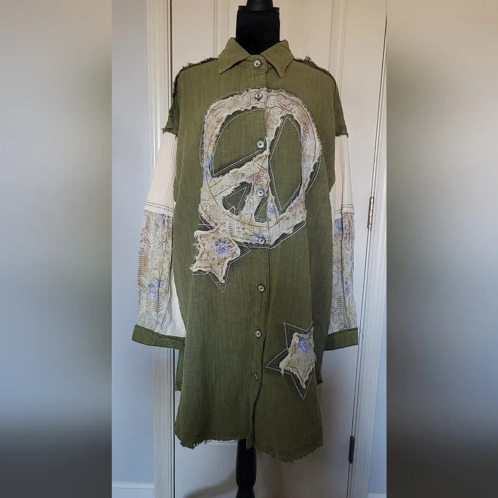 POL Olive Multi-Star Peace Patcg Button-Up Shacket. SZ L NWOT - Picture 5 of 10